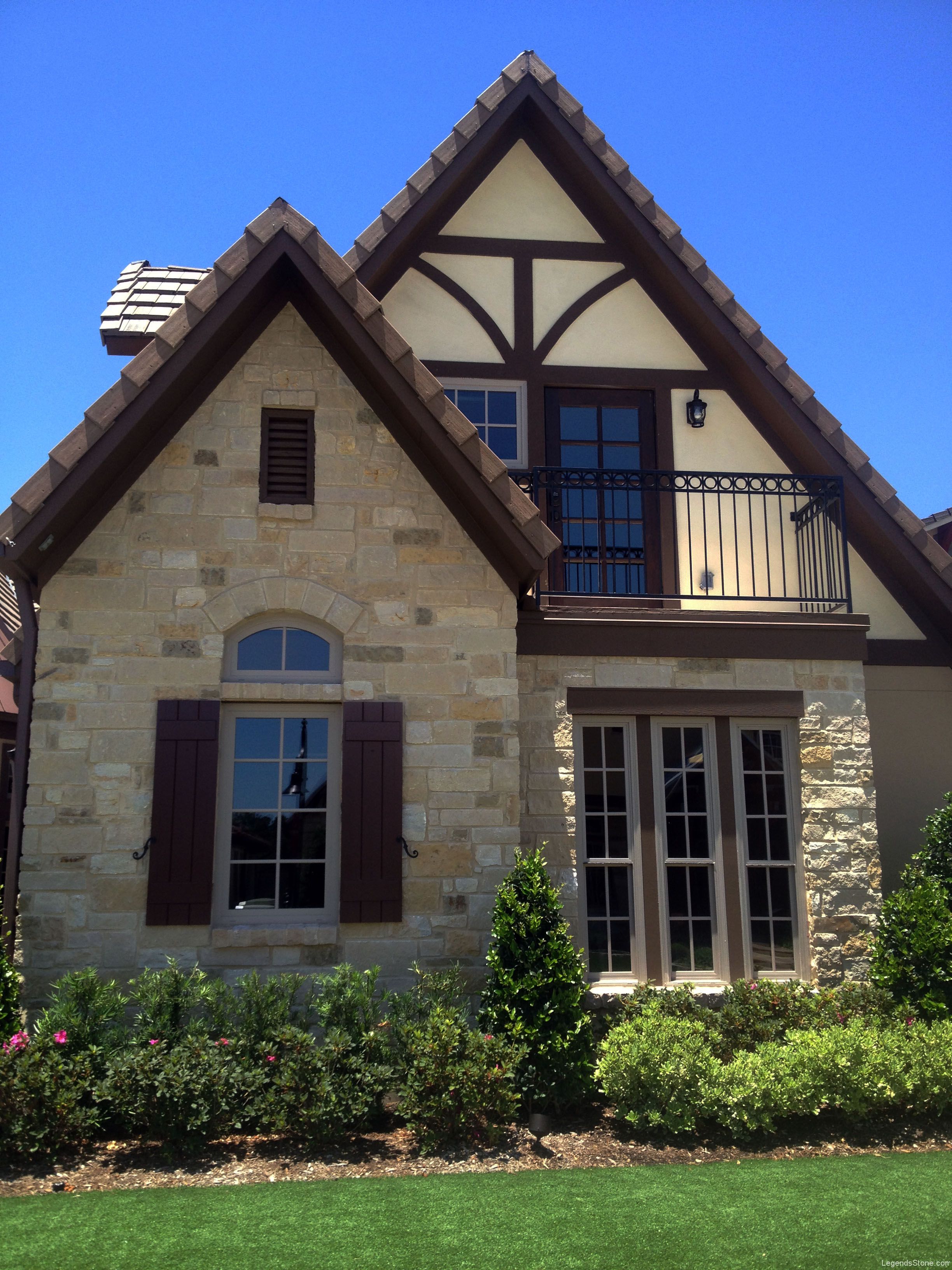 French Country Blend, Building Stone, Chop / Ashlar, Custom Stone Blends,  LEED Certified